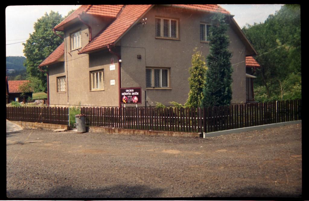 Budova obecního úřadu z 1. poloviny 90. let