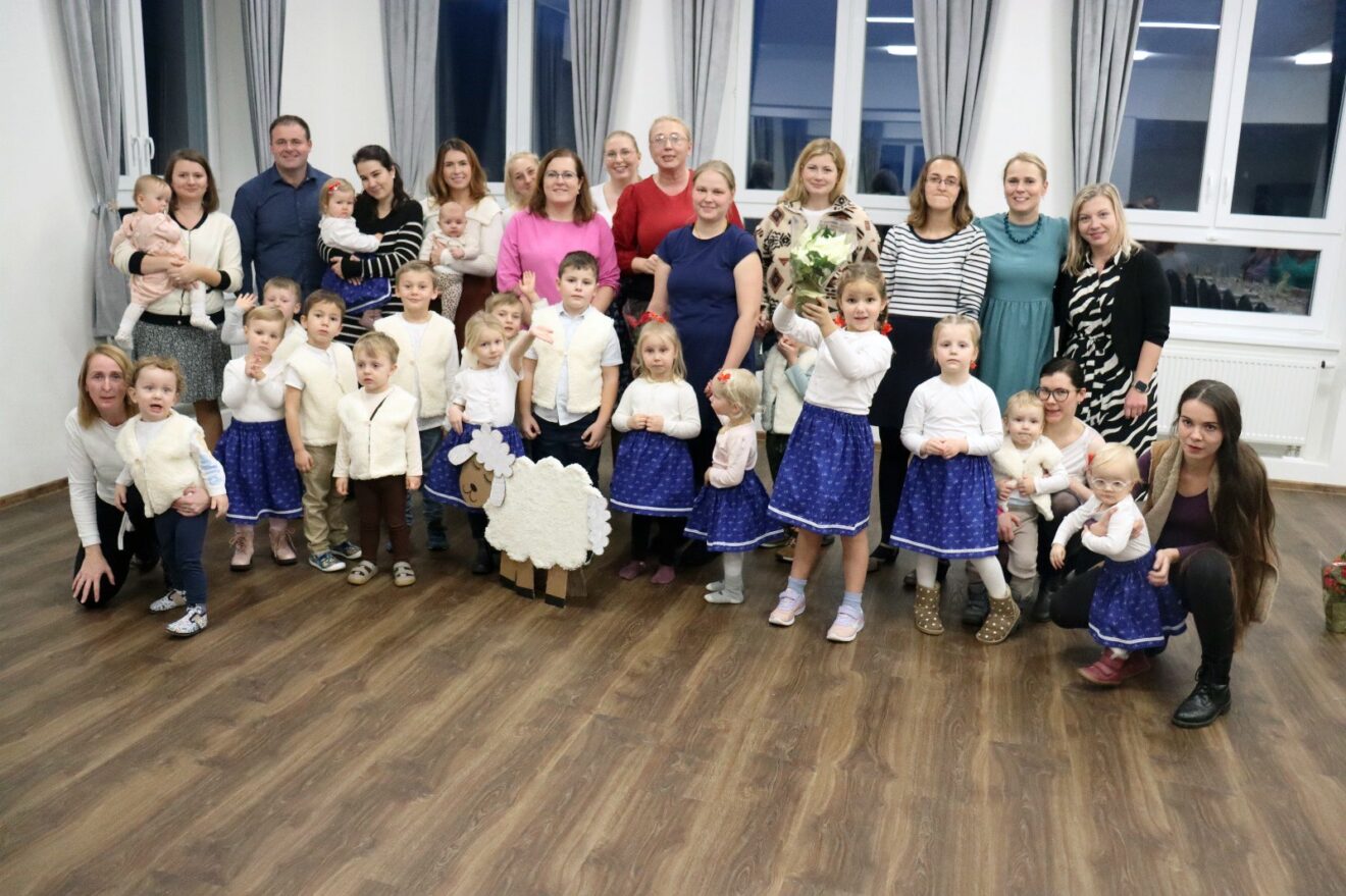 Vystoupení našich nejmladších občánků na slavnostním setkání seniorů bylo milým a dojemných překvapením