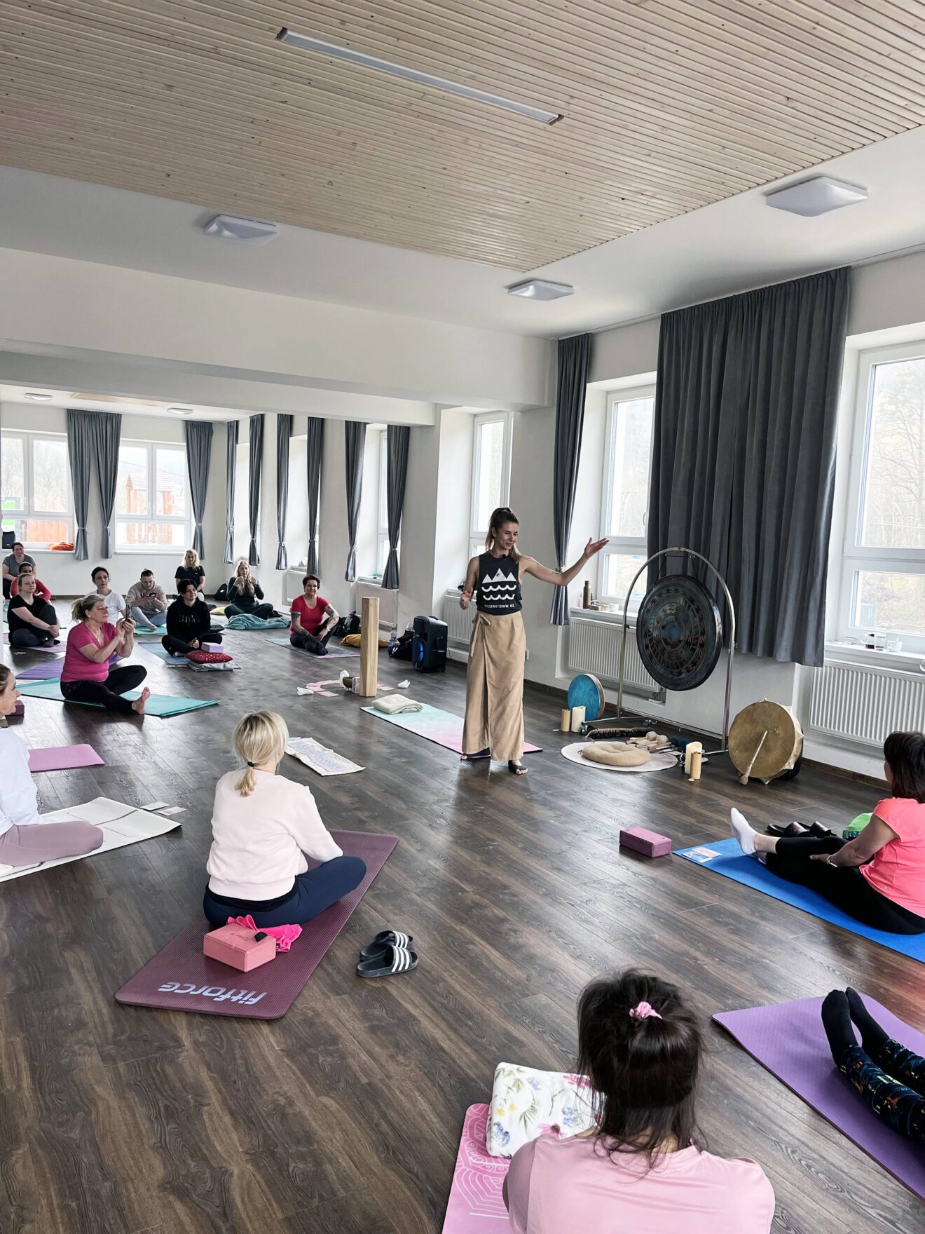 První Yoga den na Malé Bystřici